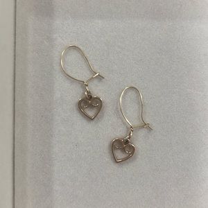 RETIRED⭐️ James Avery Gold heart dangle earrings